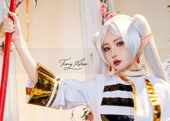 Tiny Asa的红裙写真：小小裙摆，大大乐趣！